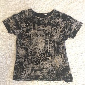 Uniqlo graphic tee